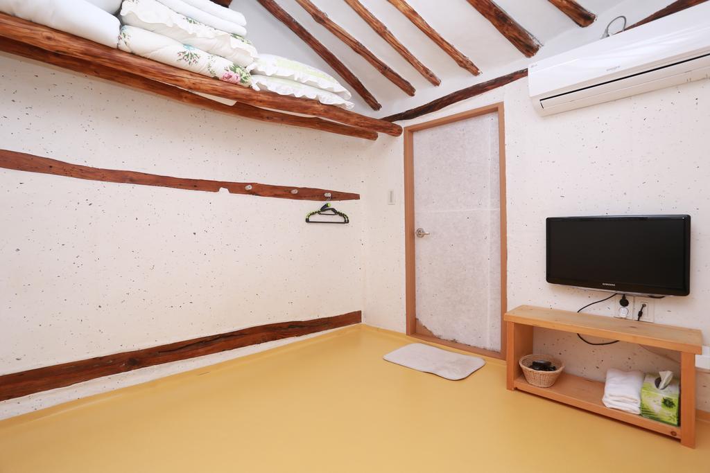 Floral Space Hanok Guesthouse Gyeongju Exterior foto
