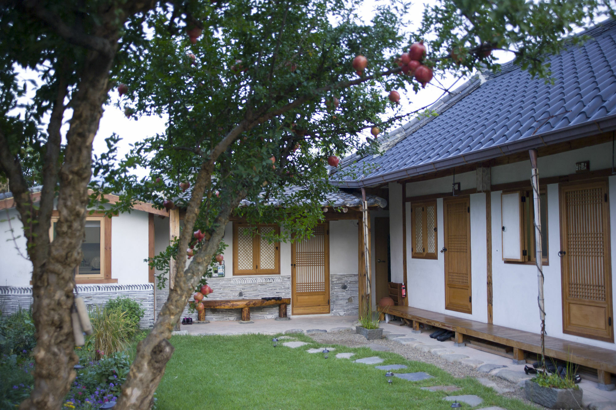 Floral Space Hanok Guesthouse Gyeongju Exterior foto
